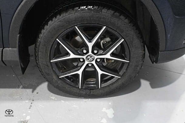 2018 Toyota RAV4 GXL AWD image 9