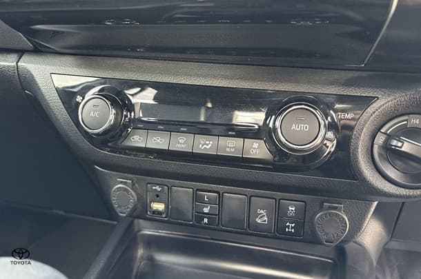 2020 Toyota HILUX Rogue image 18