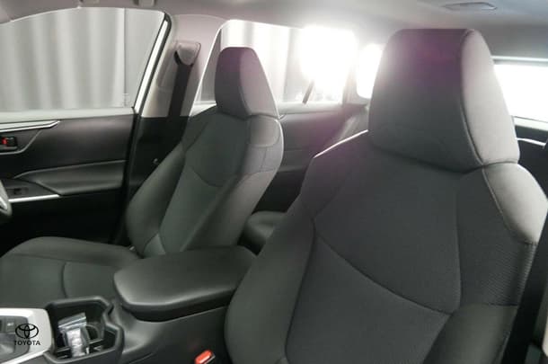 2024 Toyota RAV4 Hybrid GX 2WD image 18