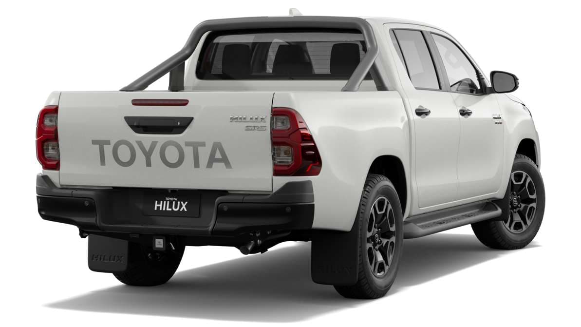 2024 Toyota Hilux 4x4 SR5 Double-Cab Pick-Up image 3