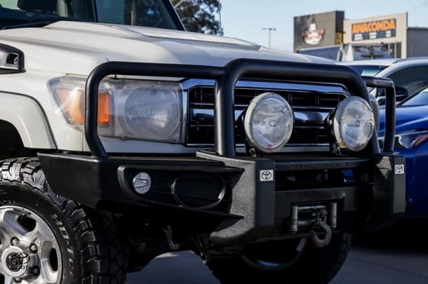 2020 Toyota LC MILITARY GXL image 15