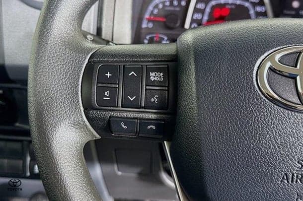 2024 Toyota LANDCRUISER MILITARY GXL image 15