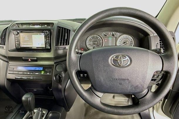2020 Toyota LANDCRUISER GX image 17