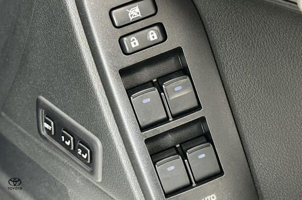 2022 Toyota Prado Kakadu image 15