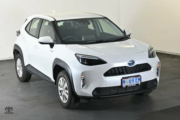 2023 Toyota Yaris Cross Hybrid GX image 3