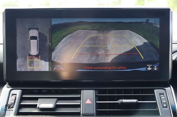 2022 Toyota Landcruiser VX image 16