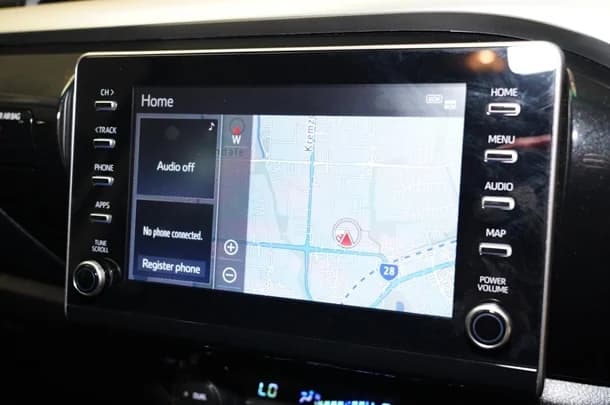 2024 Toyota Hilux 4x4 SR5 image 11