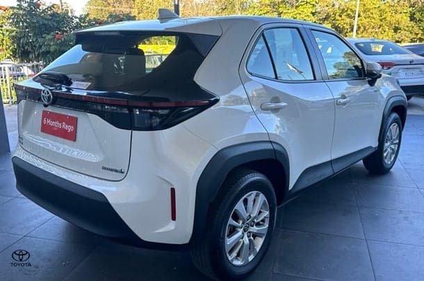 2022 Toyota Yaris Cross Hybrid GX image 5