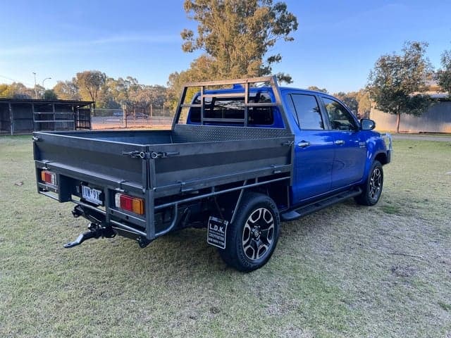 2022 Toyota HILUX SR5 image 7
