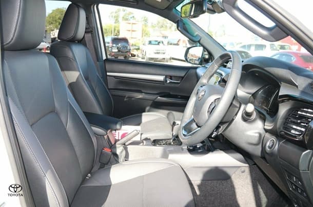 2024 Toyota Hilux 4x4 Rogue image 8