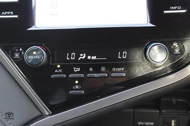 2020 Toyota Camry Hybrid Ascent image 21