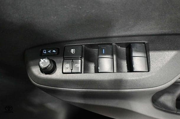 2022 Toyota Yaris Cross Hybrid GR-S image 19