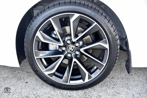2024 Toyota COROLLA ZR image 6