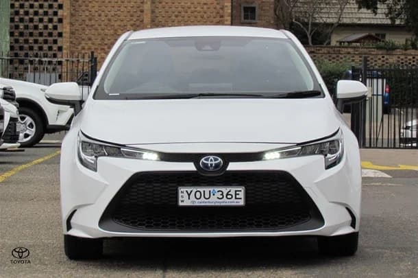 2022 Toyota Corolla Sedan Hybrid Ascent Sport image 2