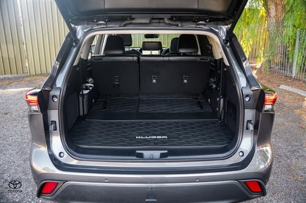 2024 Toyota KLUGER HYBRID AWD GRANDE image 21