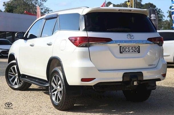 2015 Toyota Fortuner Crusade image 3