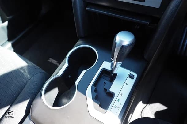 2016 Toyota Camry Atara S image 19