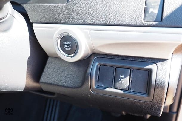 2016 Toyota Camry Atara S image 25