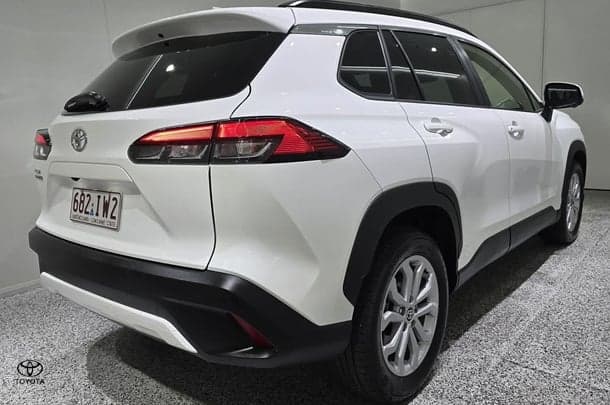 2023 Toyota Corolla Cross Petrol GXL image 2