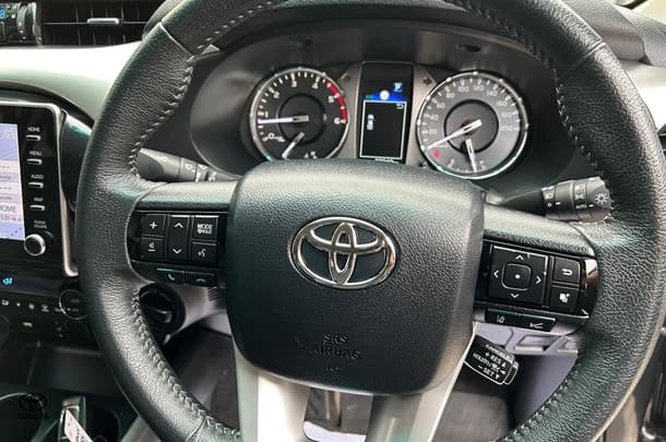 2022 Toyota Hilux 4x4 SR5 image 41