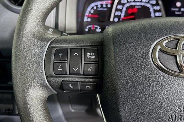 2025 Toyota LANDCRUISER MILITARY GXL image 15