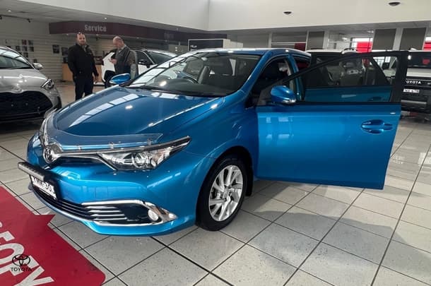 2017 Toyota COROLLA Ascent Sport image 11