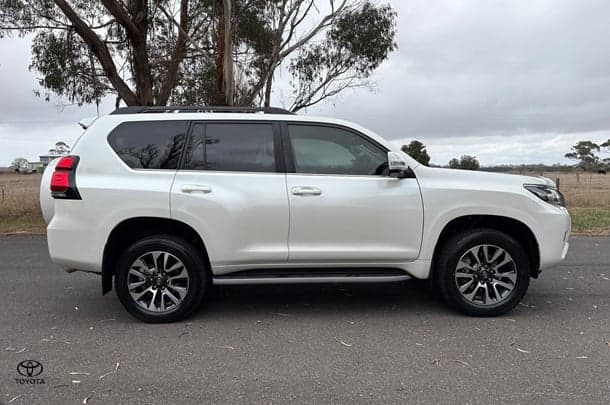 2021 Toyota Prado VX image 11
