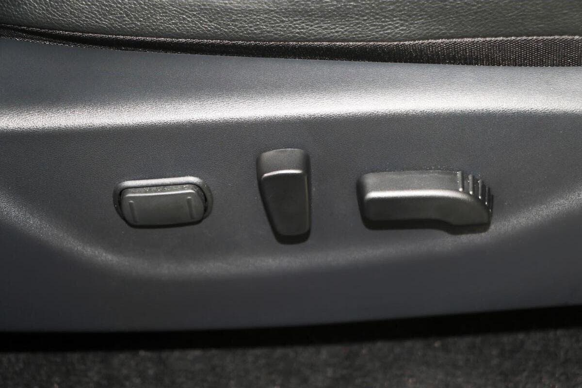 2024 Nissan Navara ST-X D23 Auto 4x4 MY24 image 9