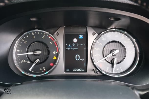 2022 Toyota Hilux SR5 image 18