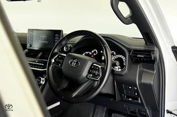 2022 Toyota Landcruiser GXL image 21