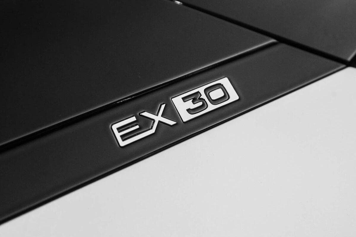 2025 Volvo EX30 Single Motor Extended Range Plus Auto MY25 image 11