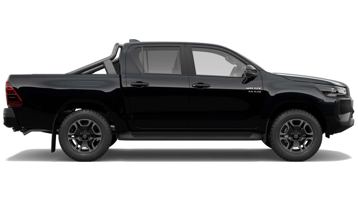 2024 Toyota Hilux 4x4 SR5 48V Double-Cab Pick-Up image 2