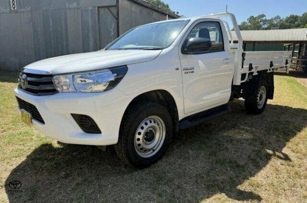 2022 Toyota HILUX SR image 3