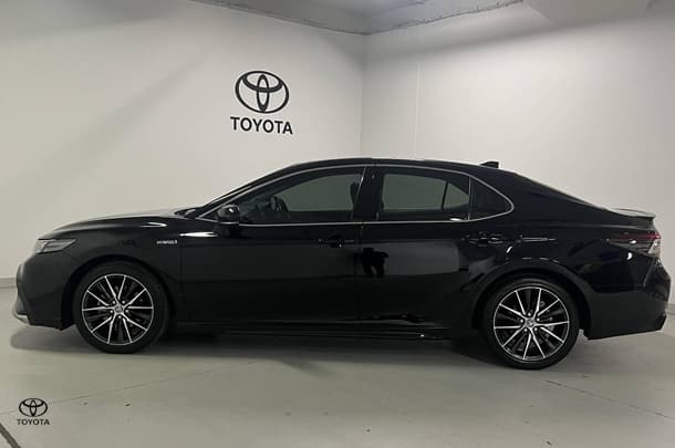 2021 Toyota Camry Hybrid SL image 9