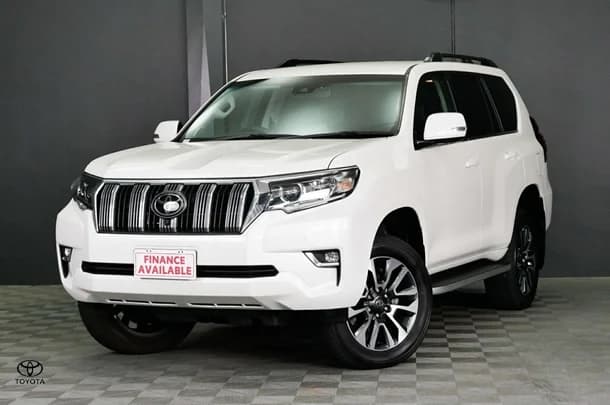 2023 Toyota Prado VX image 3