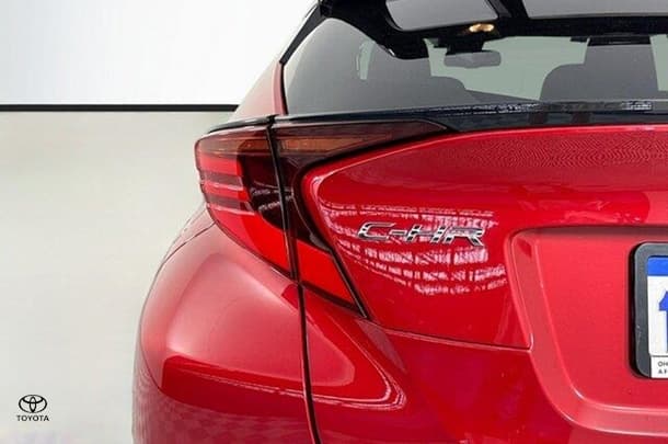 2021 Toyota C-HR Hybrid GR-S image 8