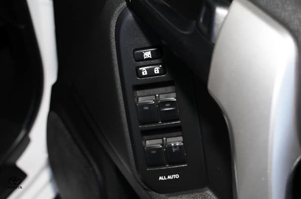 2023 Toyota Prado GXL image 22