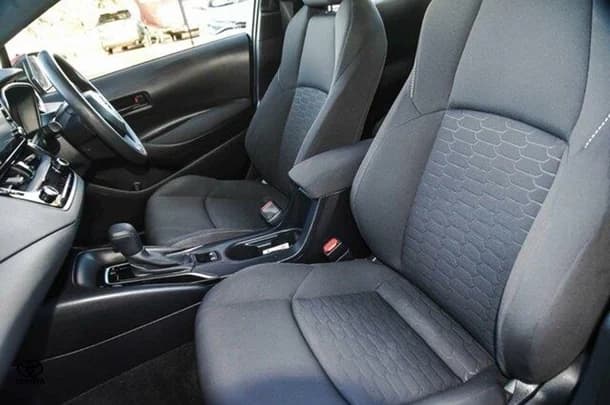 2018 Toyota COROLLA Ascent Sport image 10