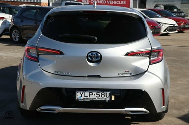 2021 Toyota Corolla Hatch Hybrid ZR image 18