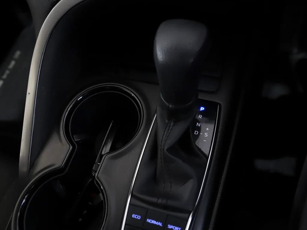 2021 Toyota Camry Hybrid Ascent image 14