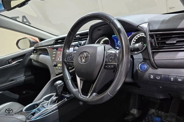 2020 Toyota Camry Hybrid SL image 14