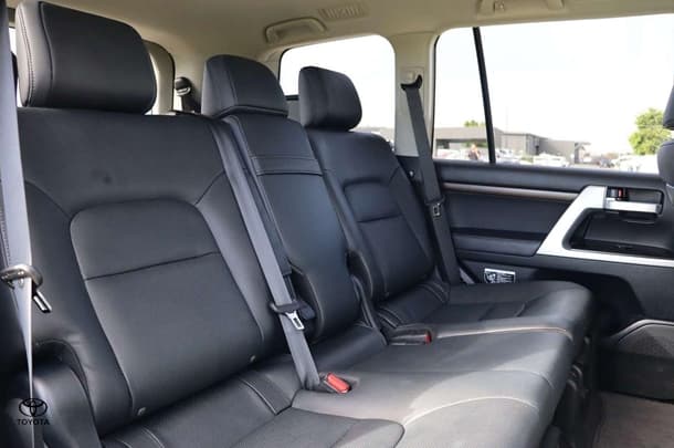 2020 Toyota Landcruiser VX image 28