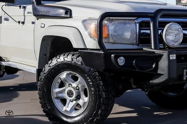 2020 Toyota LC MILITARY GXL image 5