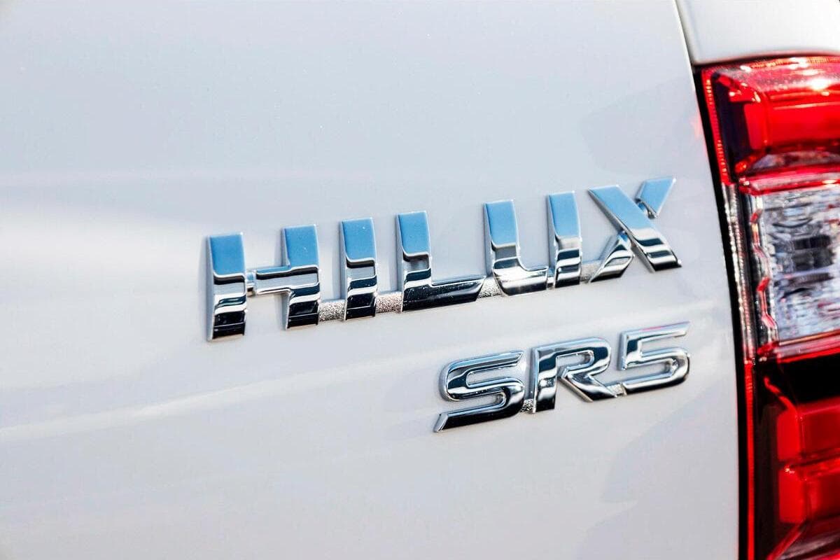 2024 Toyota Hilux SR5 Auto 4x4 image 10