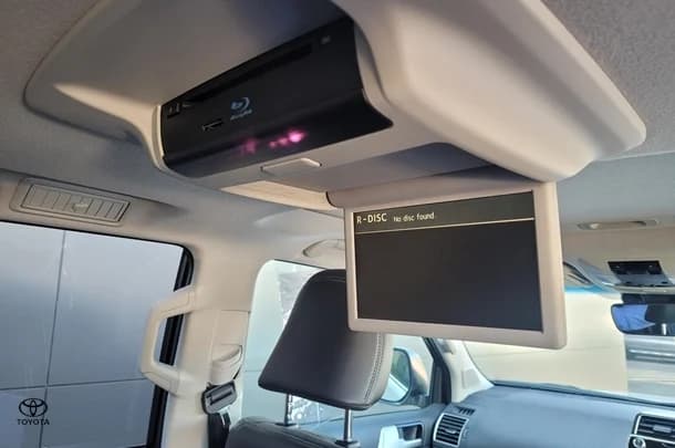 2019 Toyota Prado Kakadu image 12