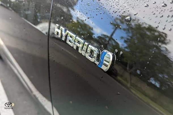 2020 Toyota RAV4 Hybrid Cruiser-AWD image 4