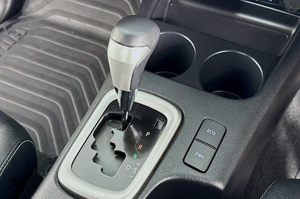 2023 Toyota Hilux SR5 image 16