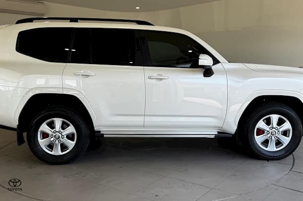 2022 Toyota Landcruiser GXL image 17