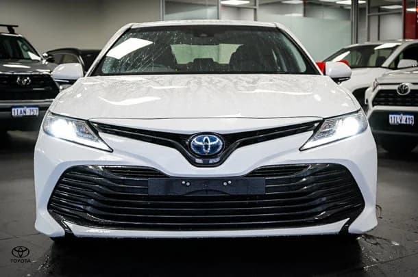 2020 Toyota Camry Hybrid Ascent image 2