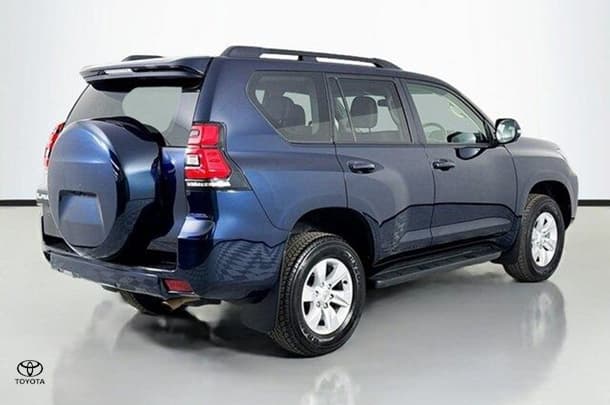 2023 Toyota Prado GXL image 9